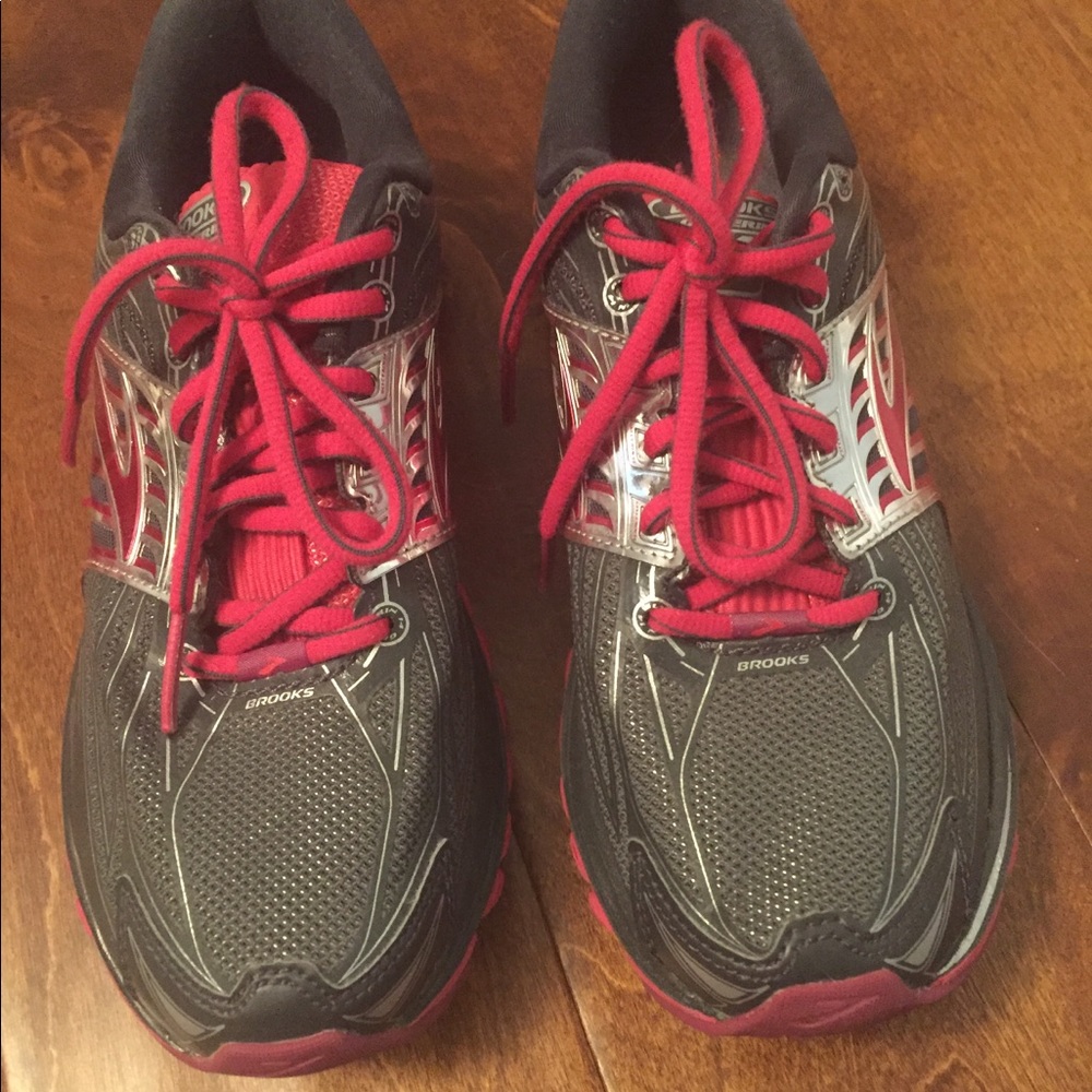 Womens Brooks Glycerin running shoes